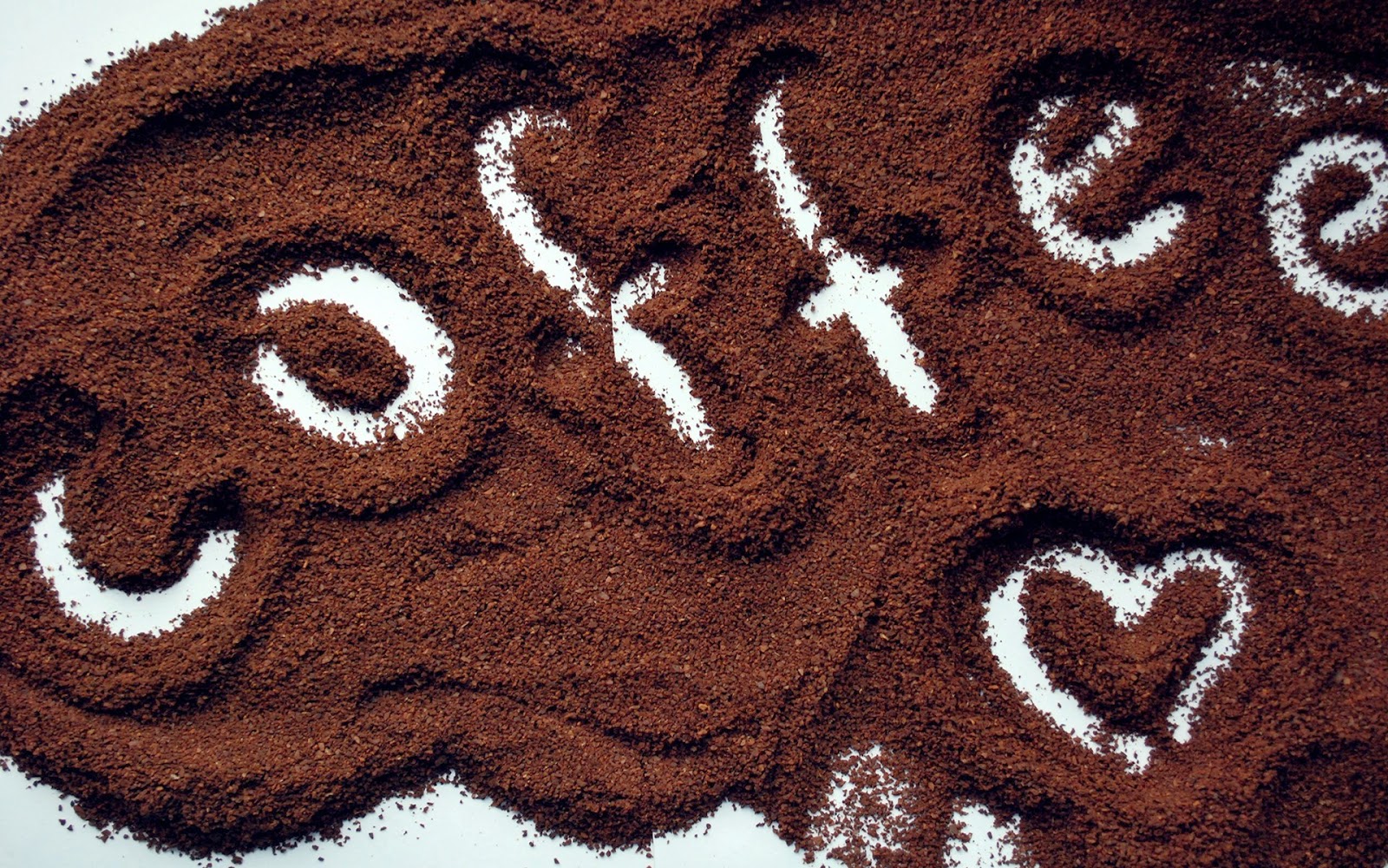 Check Out The 12 Ways to Recycle & Reuse Your Coffee Grounds! Home Hacks Reuse & Recycle   