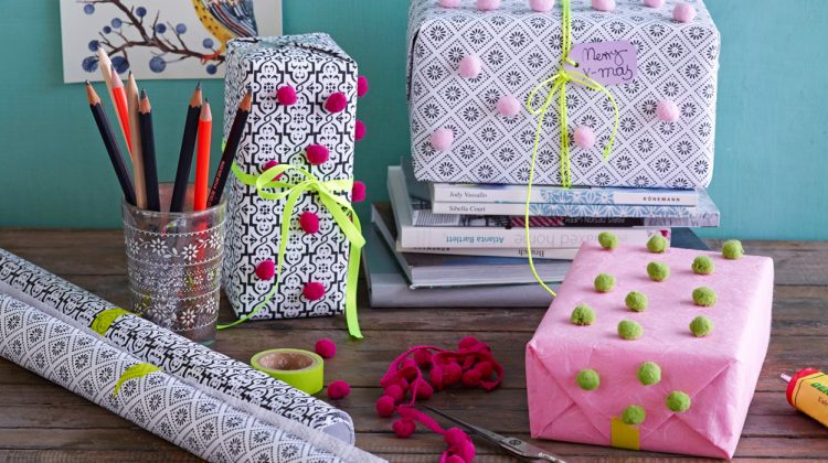 10 fun DIY ideas to reuse your christmas wrapping paper DIY Tricks   